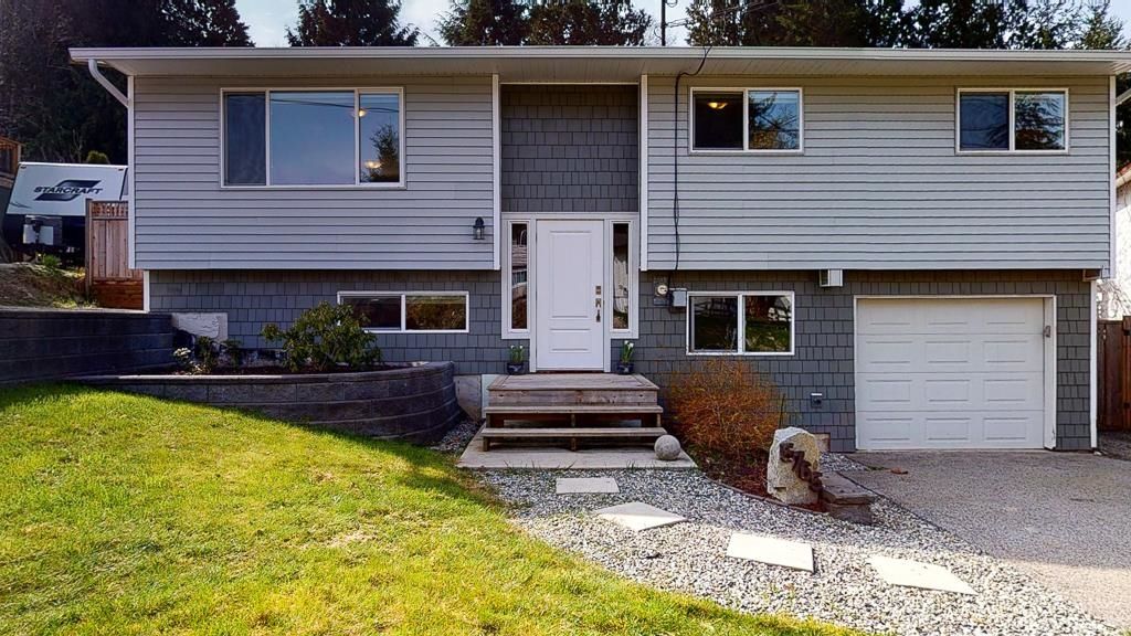 I have sold a property at 5765 BINNACLE AVE in Sechelt
