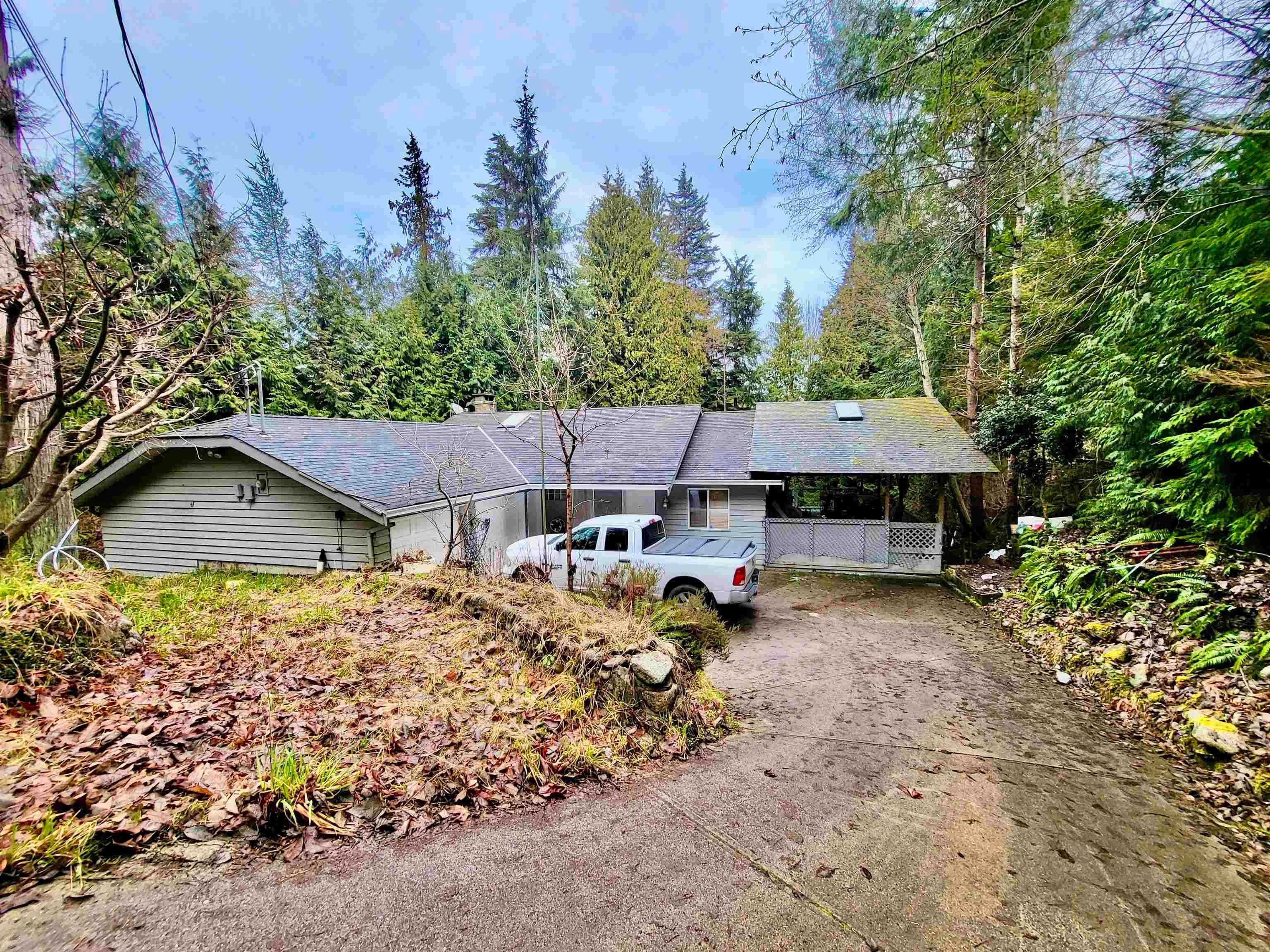 I have sold a property at 7623 REDROOFFS RD in Halfmoon Bay
